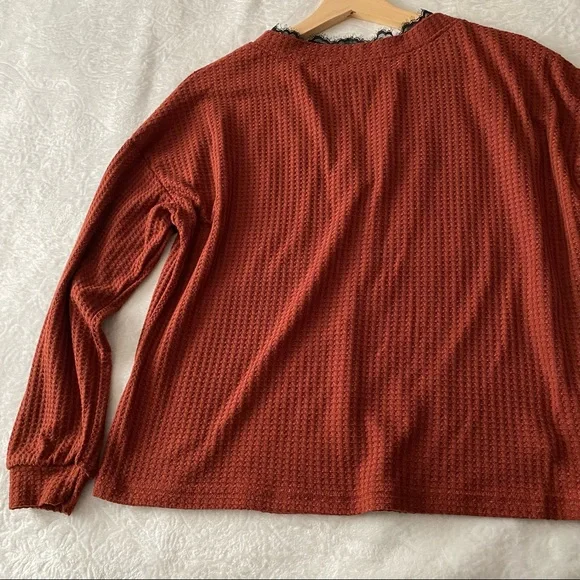 Eyelash Lace Trim V-Neck Waffle Top - Picture 7 of 10